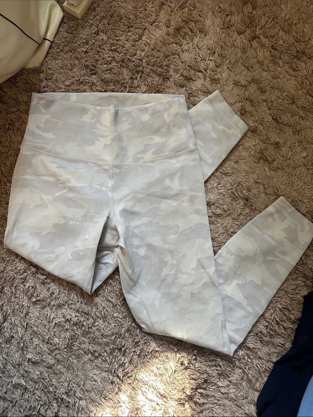 Lululemon white camo print leggings 25”